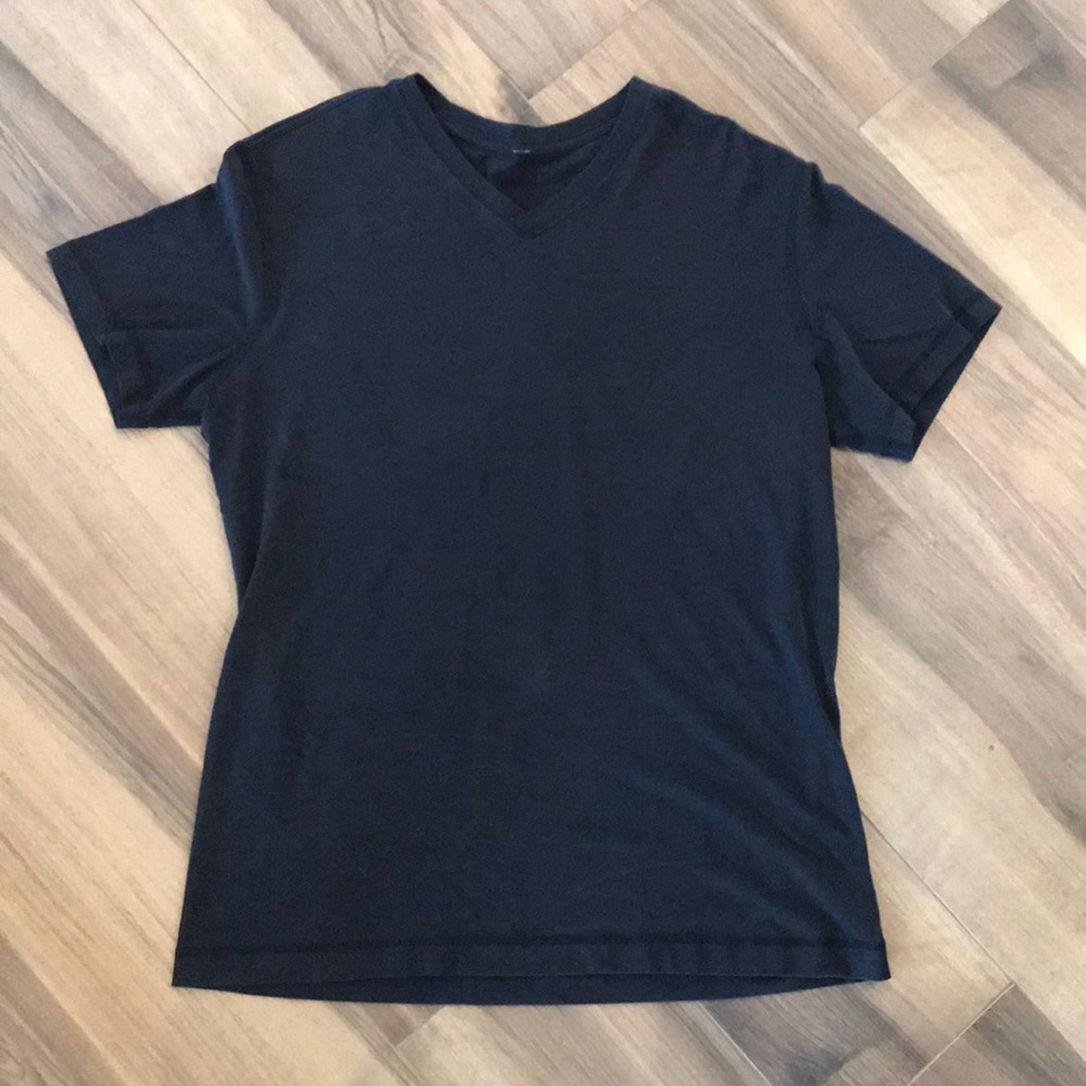 Men’s Lululemon V-Neck T-Shirt